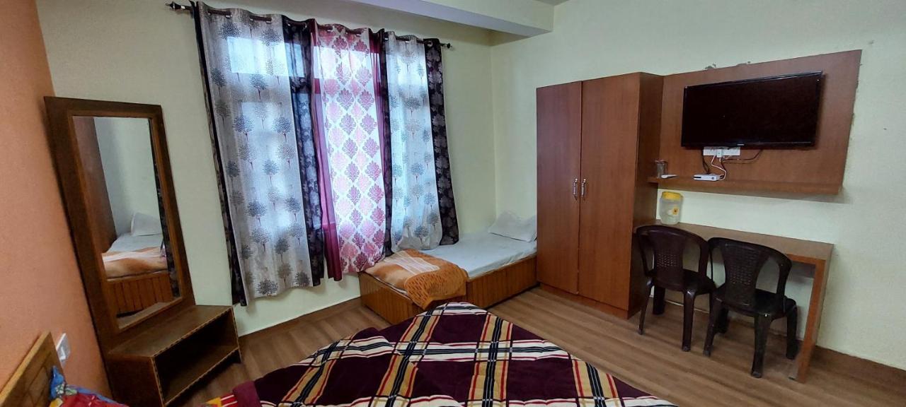Peaceful Retreat Home Stay, Далхаузи Экстерьер фото